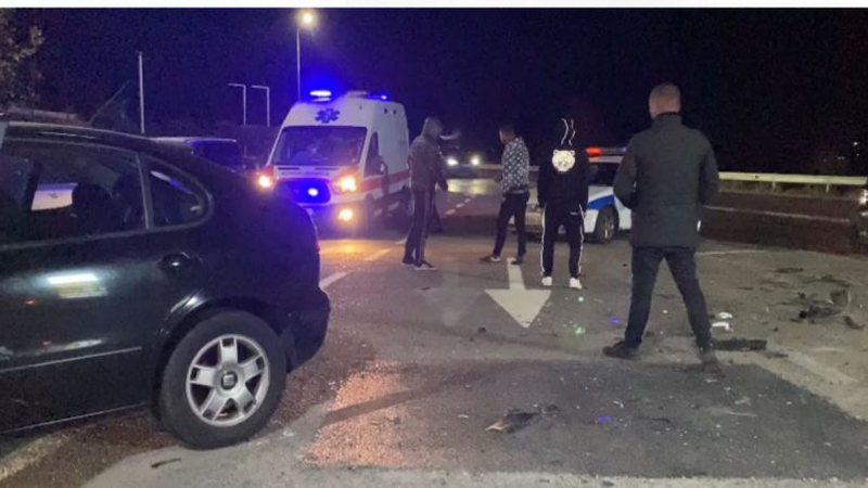 Aksident në Vlorë, plagosen rëndë dy të rinj 800 450 pamje 3