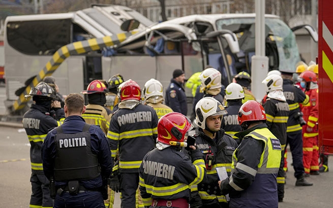 Aksidenti i autobusit në Rumani, rrëfimet e dëshmitarëve: Ishte si një masakër, kishte gjak kudo 8149081c92ca1c363cae699d8ef7b50b