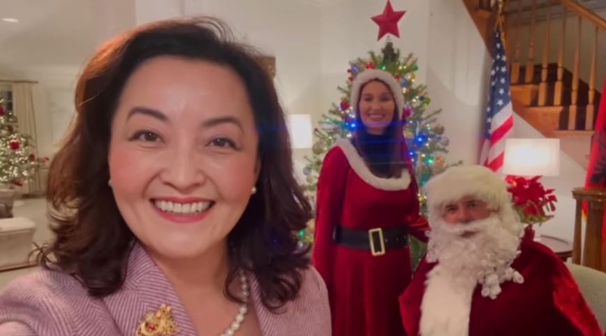 Yuri Kim uron në shqip për festat e fundvitit Capture 94