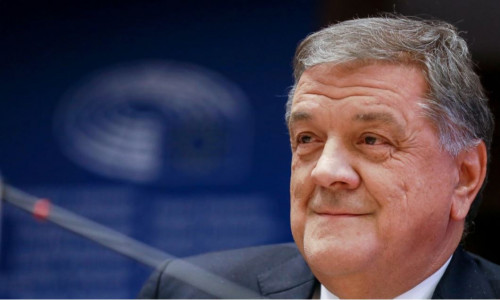 Skandali me abuzimet, ish-deputeti italian dyshohet si “truri” i rrjetit. 67-vjeçarit iu gjetën 600.000 euro kesh Ish deputeti italian Pier Antonio Panzeri