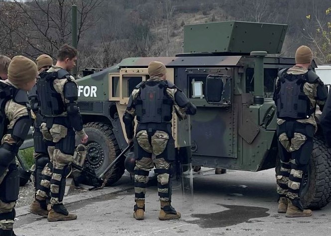 Vrasja e efektivit, policia: Jemi sulmuar nga grupe të armatosura KFOR 4