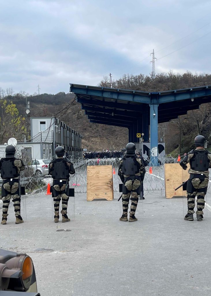 Tensionet në veri të Kosovës, reagon KFOR: Kemi shtuar praninë në Jarinë 1 Kfor 2 1