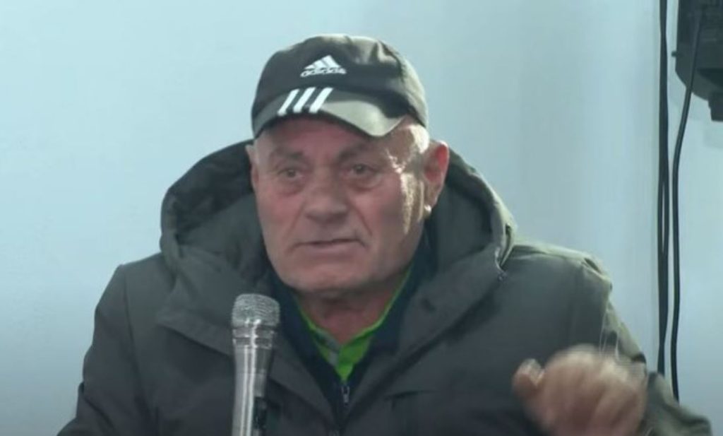 ‘I kam dy njerëz të dënuar për vrasje, ja vdekje ja liri’! Habit qytetari në takim me Berishën: Të çohen burgjet e të përmbyset vendi! Sokol Nikleka