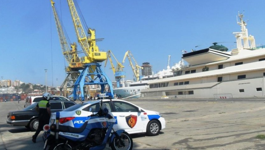 Tentoi të hynte në Shqipëri me pasaportë të falsifikuar, arrestohet 41-vjeçari turk Untitled 25
