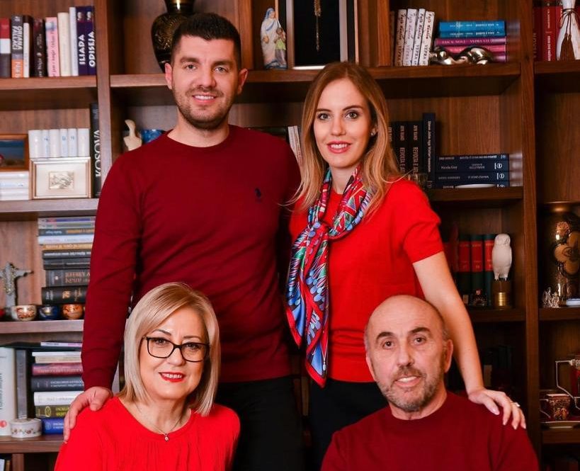 Kryeparlamentarja Nikolla uron shqiptarët: Ditët dhe vitet më të bukura i kemi përpara WhatsApp Image 2022 12 31 at 19.15.34 e1672510926109