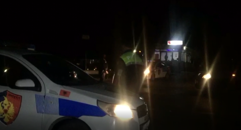 Makina përplas për vdekje këmbësorin në një fshat të Lushnjes aksident naten 2