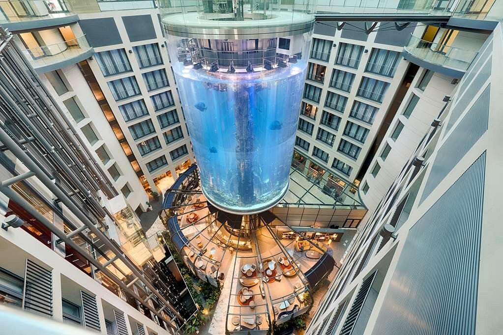 “Bombë me sahat”, ekspertiza për shpërthimin e akuariumit në Gjermani aquarium