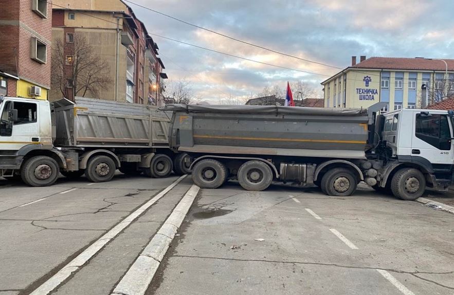 Hiqen barrikadat edhe në Zupç, por Jarinja dhe Bërnjaku ende të bllokuara barrikada ne zupc