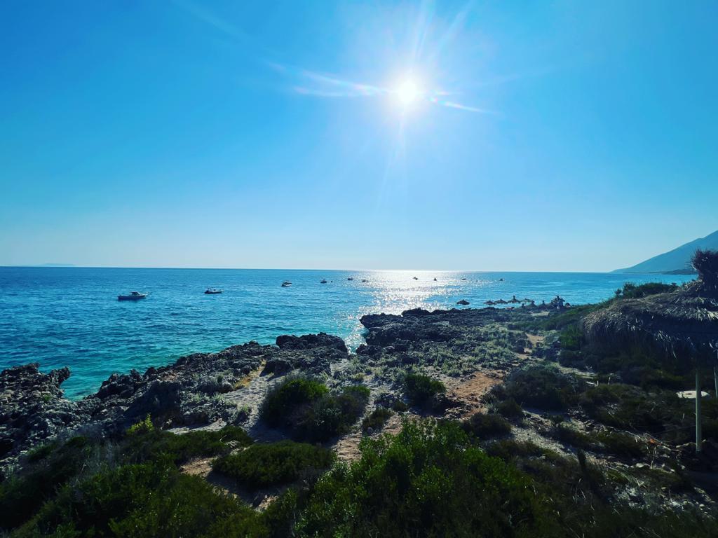 Reportazhi i “France 24”: Shqipëria, destinacioni i ri turistik, anti-inflacion deti plazh