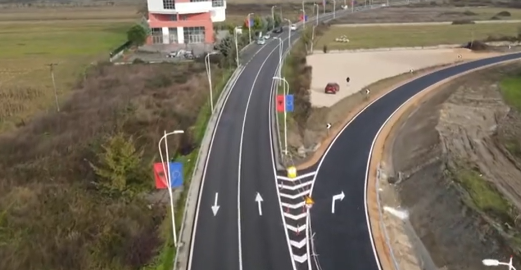 Hapet për qarkullimin e automjeteve rruga e re drejt Rinasit ghh
