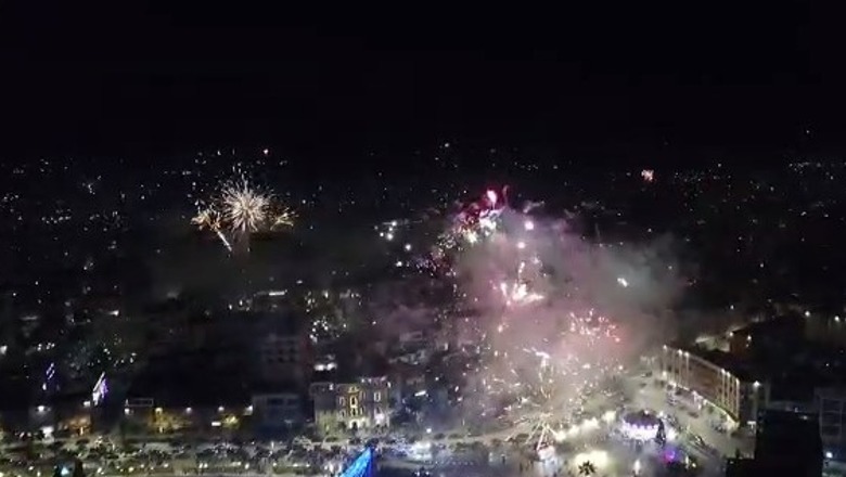 2023 troket në Shqipëri, ''Tirana News'' uron shqiptarët kudo që ndodhen: Një vit të mbarë 2 1672528685 fier