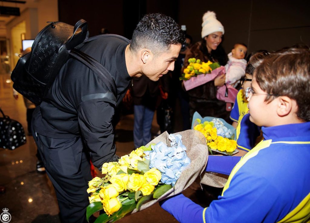 CR7 zbarkon në Riyadh. Mediat zbulojnë detaje nga kontrata (Foto) 1 322874157 938157910901597 1076994698991016886 n 1