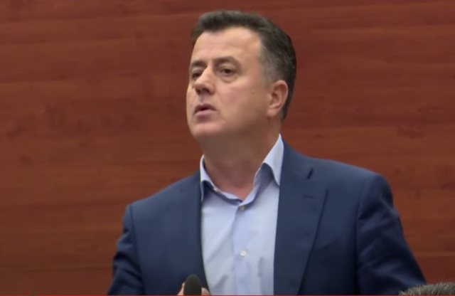 “Rama është kapur me presh në duar”/ Noka sulmon edhe Nikollën: Kukull barbi, e trajtojnë si matrioshkat 640 0 1671635356xflamur noka 342