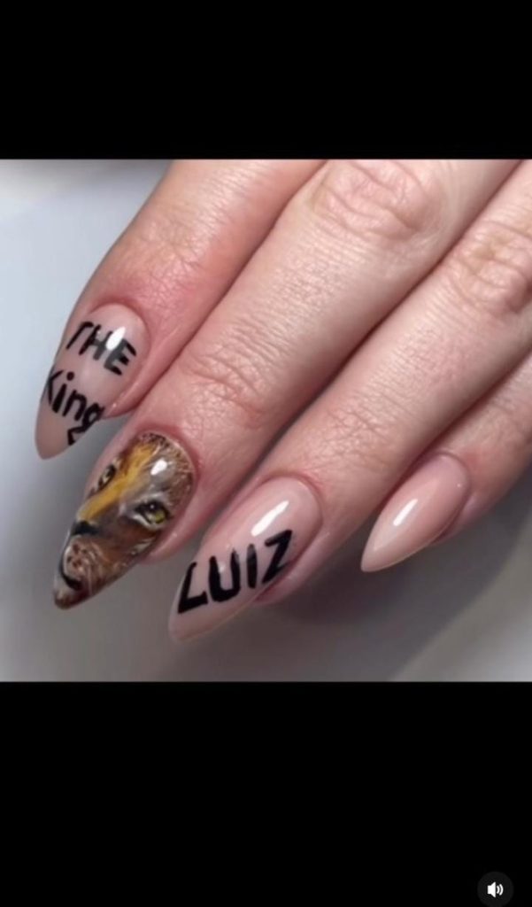 Nga pijet falas tek tatuazhet me fytyrën e tij, fotot e Luizit po thyejnë rrjetin 1 640 0 63d3a3a33e158