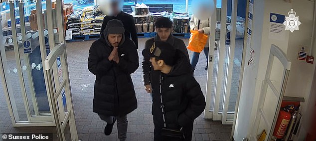 66495205 11627149 The three thieves were captured on CCTV footage walking in to th a 32 1673523151997