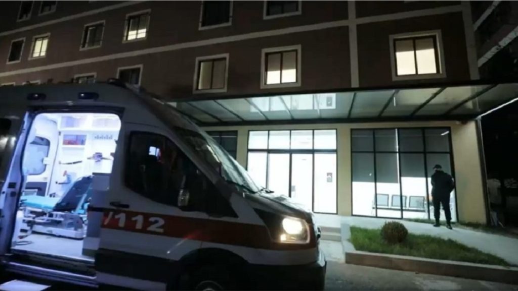E rëndë në Tiranë/ Ra aksidentalisht nga kati i tretë i pallatit, vdes 68-vjeçari 99F83A31 5F54 4596 AED8 8EBF68F9F65D
