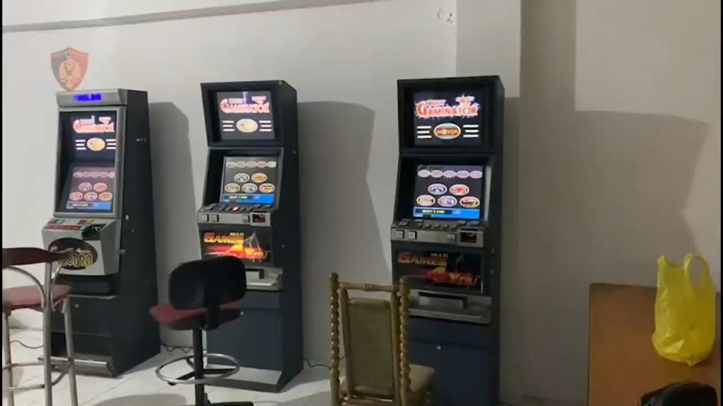 Secuiqe00 01 12 01.Still001.00 00 01 18.Still031