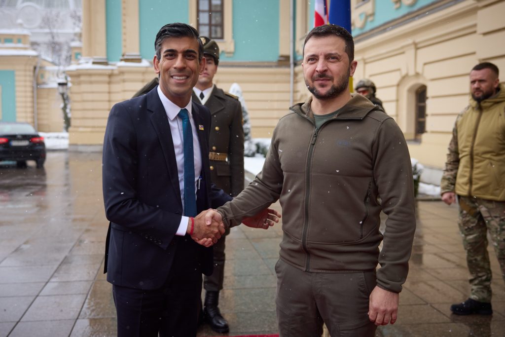 FOTO/ Zelensky mbërrin në Britaninë e Madhe 1 230208 zelenskyy sunak mb 0855 fb6ca4