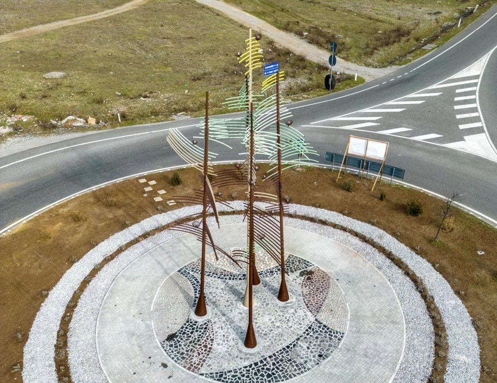 “Art në hapësirat publike”! Rama: Një vepër nga artisti Spahija, e vendosur në Malësinë e Madhe 333520619 729889685451978 7574751307204015660 n e1677395483434