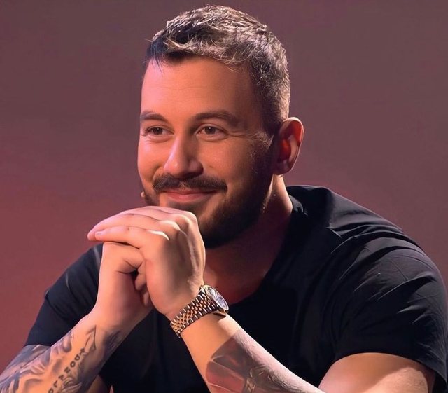 Romeo Veshaj merr ftesën për të hyrë në Big Brother VIP 640 0 screenshot 1 1675426972