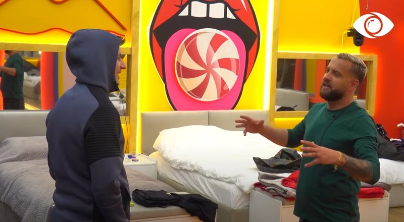 “Këtu jam unë”! Luizi nxehet dhe i kujton Bledit burgun: Ik ore…(VIDEO) 800 0 536854fb5425c99cc31ef0af07e40545