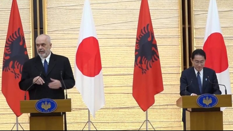 Rama i ofron raki zyrtares japoneze: Mos pi shumë, merre me vete! Për 3 minuta do të telefonosh burrin 800 0 63f625b73a106 1