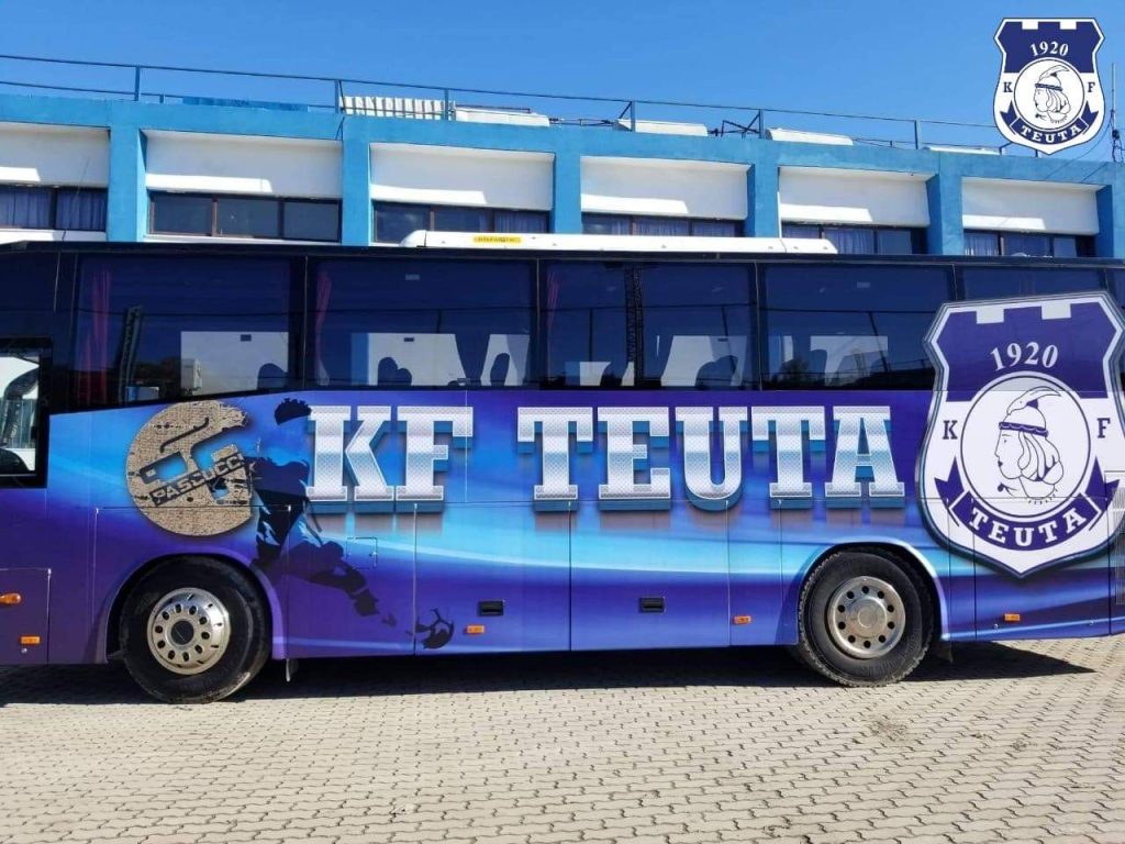 Tirana humbi përballë Teutës, tifozët “bardheblu” dëmtojnë autobusin e tifozëve durrsak B0AA2D30 DDD1 4C8D 8C3D 17ABA156FEFF