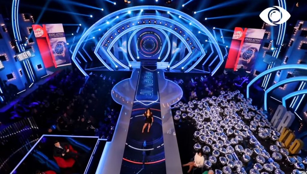 Dalja e beftë e Efit ndryshon dinamikat, të martën tre hyrje të reja në “Big Brother Vip” Capture 24