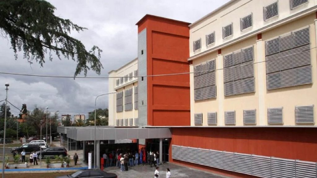 Alda Klosi ende në spital, shtyhet për nesër seanca ndaj ish-zyrtares QSUT