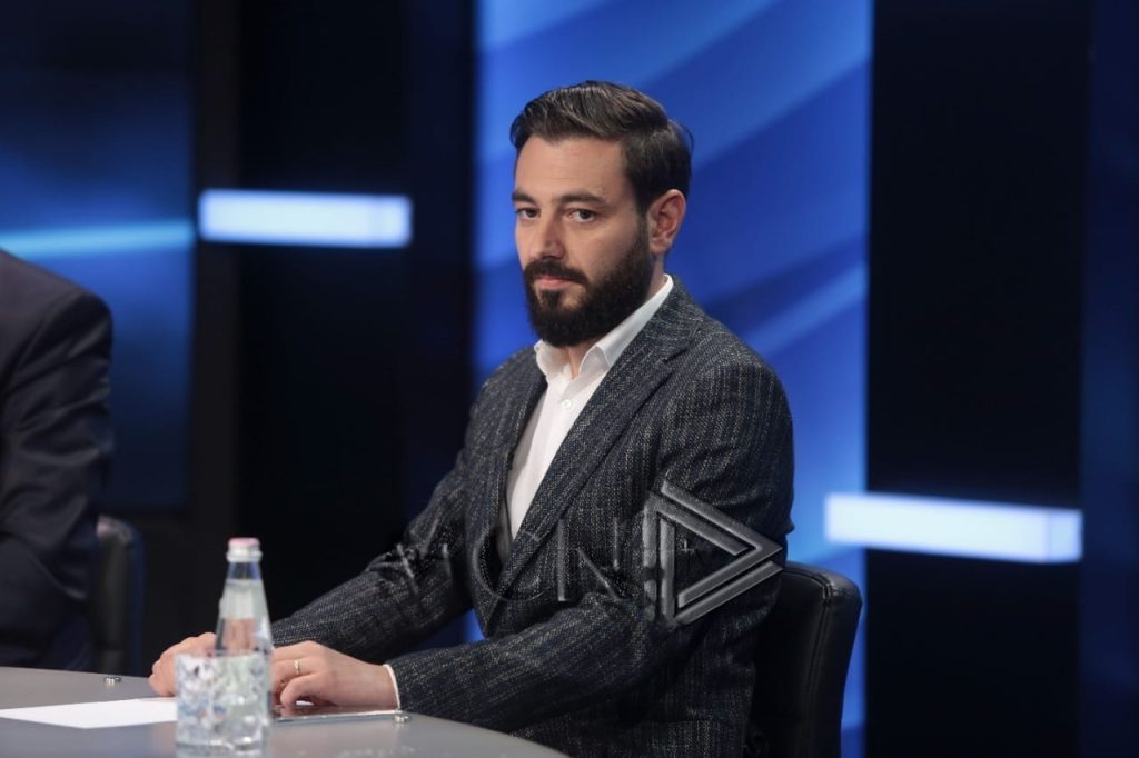 Protesta, Meksi: PD-ja duhet ta bëjë me dhimbje koke Ramën, jo vetëm të bllokojë Kryeministrinë Redon transformed