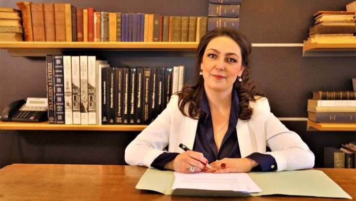Një kandidate shqiptare në zgjedhjet për Parlamentin Rajonal të Lombardisë Vasenka Rangu Lekes 1 696x394 1