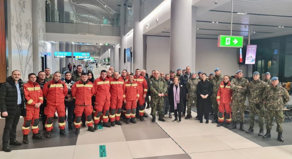 Rama: Skuadra e kërkim-shpëtimit dhe e ndihmës shëndetësore mbërrin në Turqi ekipi
