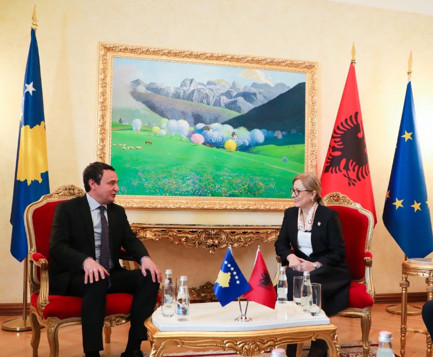 Albin Kurti takim me Nikollën: Të vendosur për zbatimin e planit europian, duke respektuar Kushtetutën e Kosovës 642029b0be54eScreenshot 10