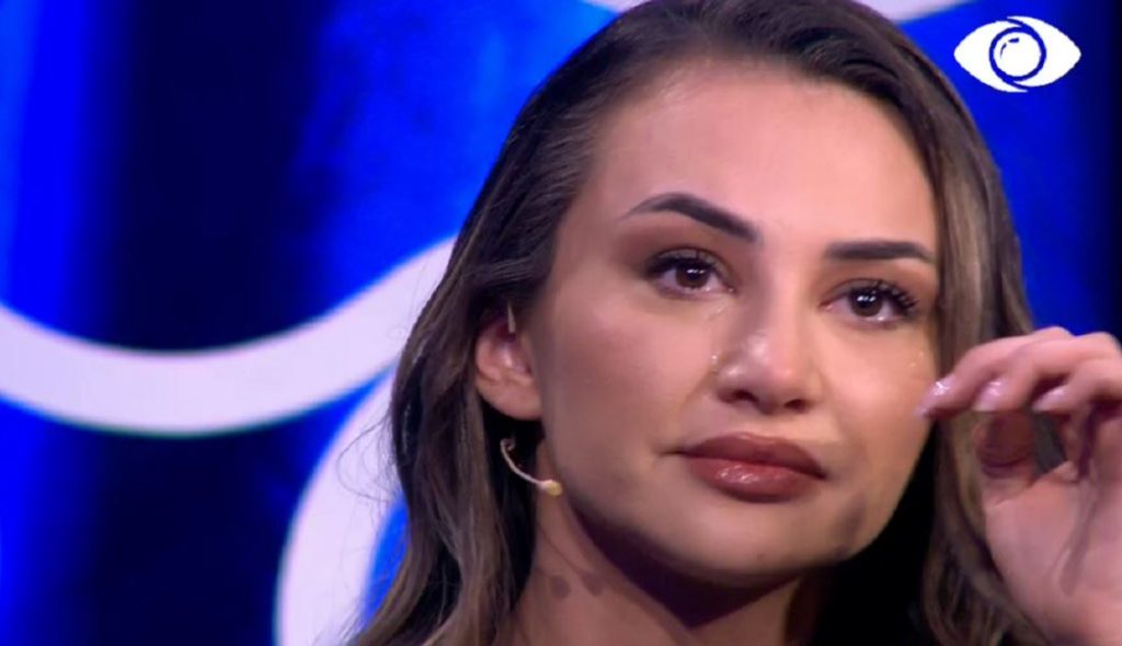 Lotët e dashurisë, Kiara flet në “Fan Club”: Më duket sikur më ka ikur një pjesë e mirë e shpirtit Capture 120