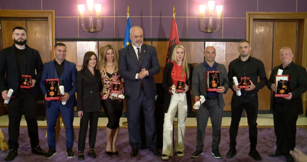 “Yjet e mirënjohjes publike”, Rama dekoron 7-të sportistët elitarë. Që nga Abakarov tek Colturi Capture 127