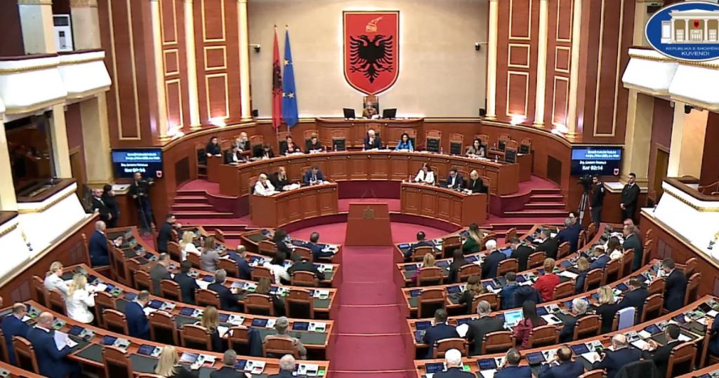 3 gra të vrara, 1 minutë heshtje në Kuvend Capture 16