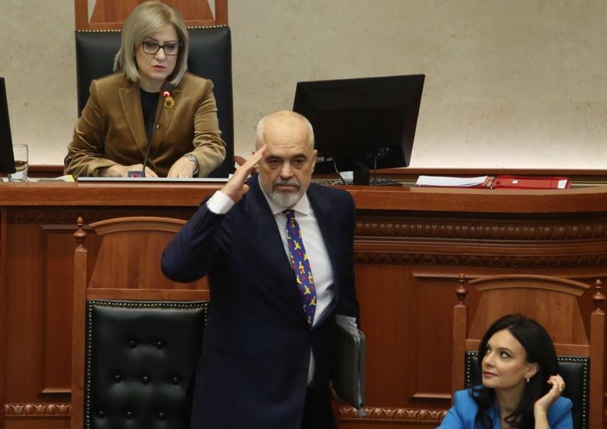 Foli 45 minuta, Rama ikën nga seanca plenare dhe i uron suksese në jetë opozitës: Takohemi më 14 Maj Capture 20
