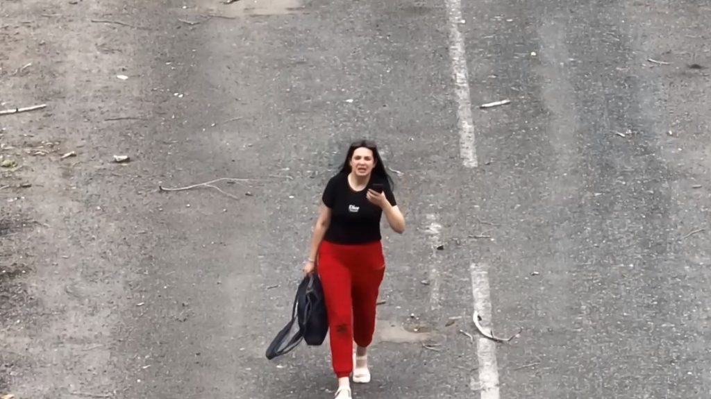 “Kam vrarë një burrë sot”, ushtari rus akuzohet për krime lufte pas përgjimeve dhe pamjeve nga momenti i krimit 1 gruaj tu ec 1024x575 1