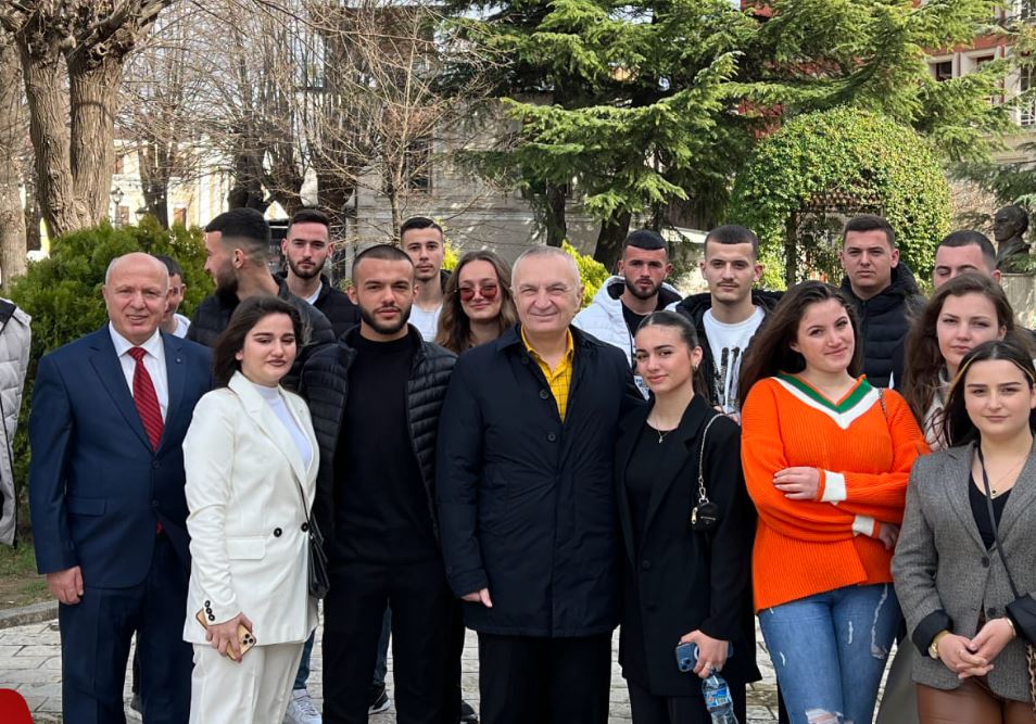 Mesazhi i Metës: U riktheva në politikën aktive për t’i dhënë fund dramës së shpopullimit ilirmeta1