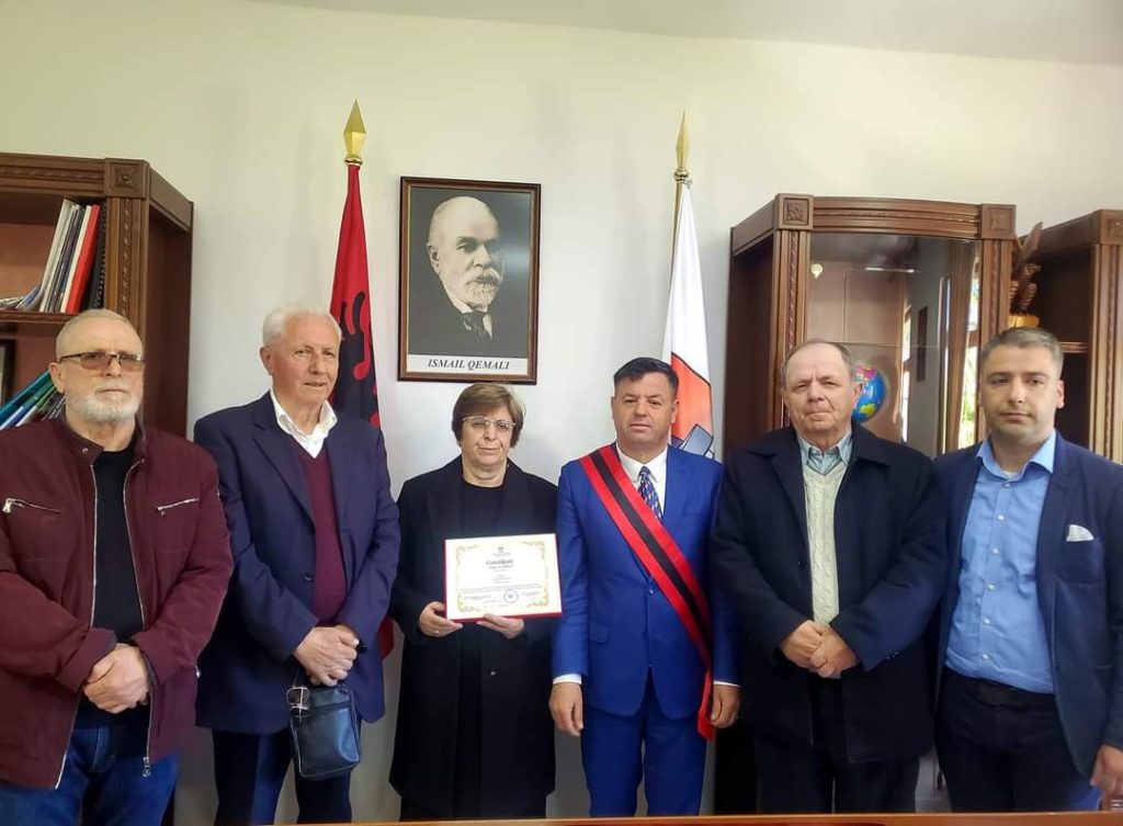 Syrja Hyseni shpallet “Qytetar Nderi” nga Bashkia Memaliaj 2 1645ef06 d778 4193 be92 42918cd23847