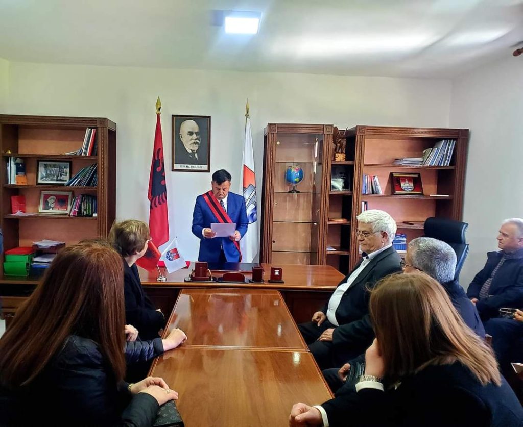 Syrja Hyseni shpallet “Qytetar Nderi” nga Bashkia Memaliaj 4372982d 1625 42dd a0fd bee676a4be65