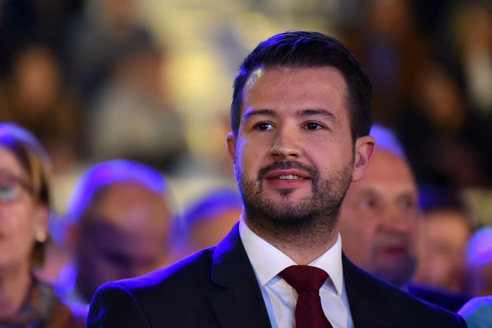 Gjukanoviç bie pas 30 viteve në pushtet, Milatoviç në avantazh 5479129 2333931 ls