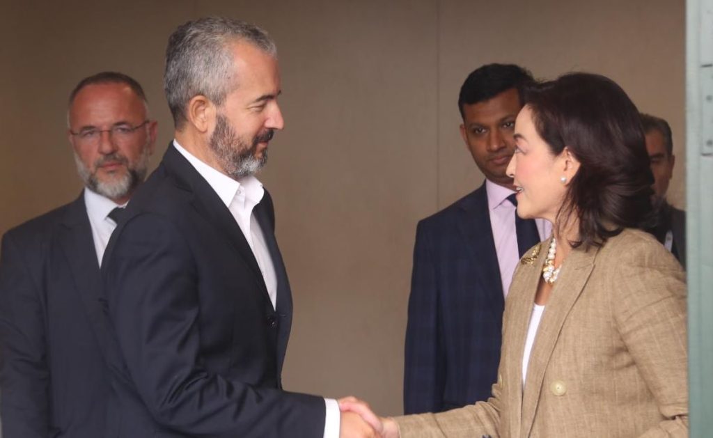 Zgjedhjet e 14 Majit, ambasadorët Kim dhe Hohmann takim me komisionerin Celibashi Capture 19