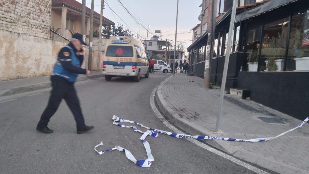 Tiranë/ 43-vjeçari vret me armë zjarri kunatën në orën 04:00 të mëngjesit, më pas vret veten D0A5AD85 1444 4182 8545 7AD60B63212F