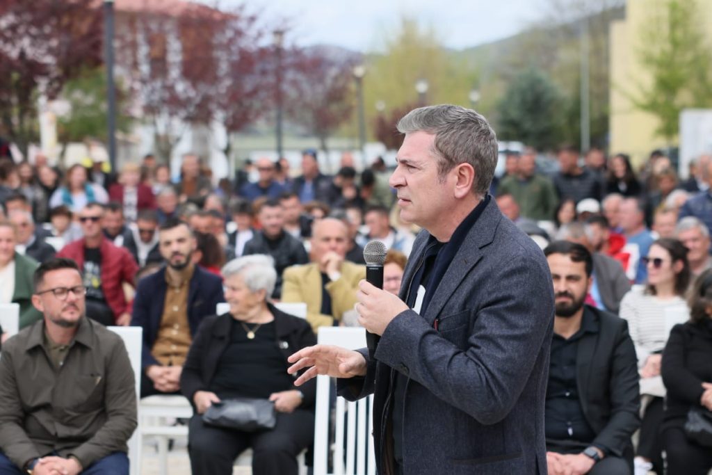 Gjiknuri ironizon çeljen e fushatës së opozitës: Gropa e boshllëkut ka përpirë foltoren. Koha e Berishës dhe Metës ka perënduar a49cb8d6 0501 4c16 a810 406db52adda3
