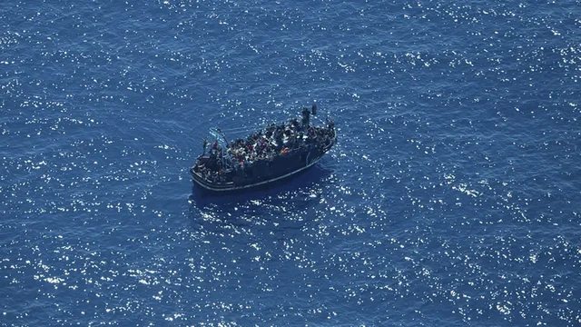 Nga shqiptarët në Angli, tek afrikanët në Itali, CNN: I ikin varfërisë, por Europa i lë të vdesin në det! angli