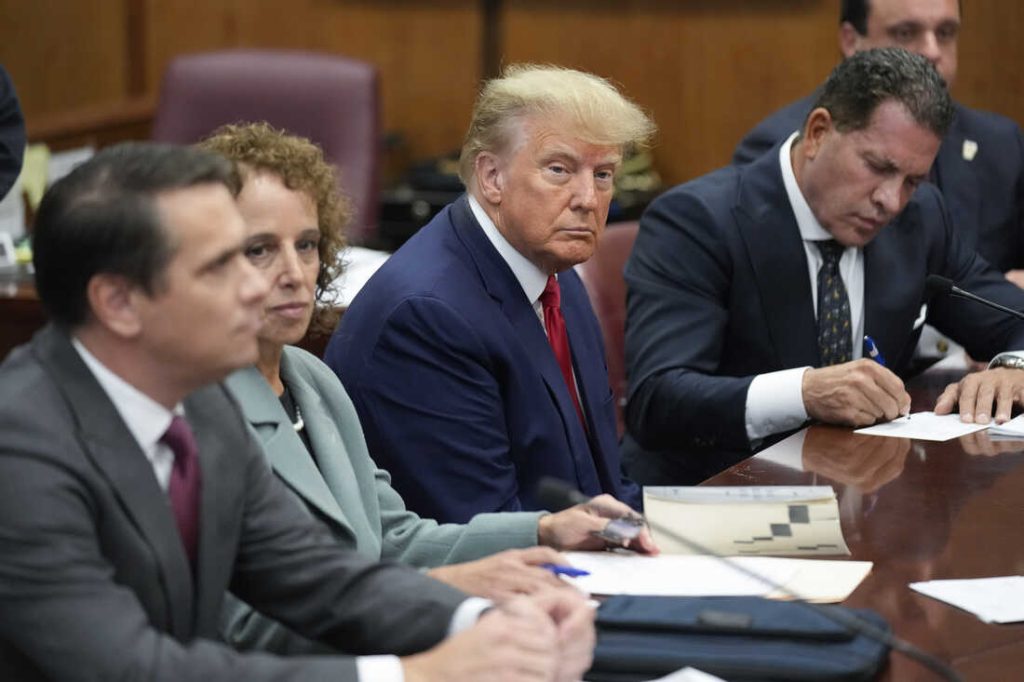 A do të shkojë në burg Donald Trump? ap23094670092069 slide 61efbd7deee7a0dc29dcc1e59b2dc9c1fb499c7f s1100 c50