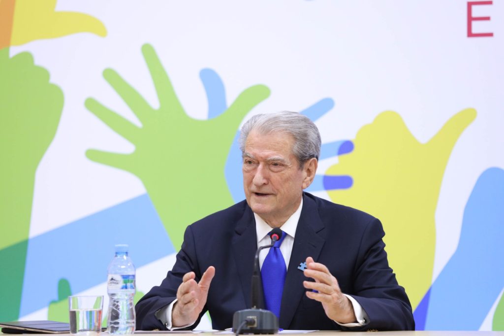Berisha akzon Rama për manipulim fondesh, fton shqiptarët për hapjen e fushatës në “Air Albania” b05e7463 9836 419e 973b f72321ae7ef8