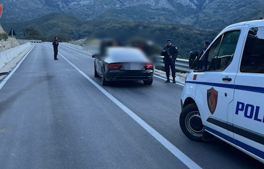Shkatërrohet grupi që transportonte klandestinë emigrante 2