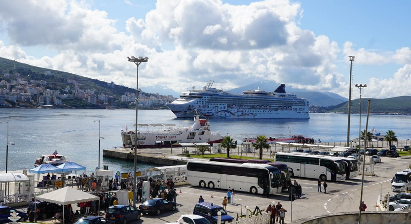 59% më shumë vizitorë se një vit më parë, mbërrin në Sarandë trageti me 2,200 turistë jaht